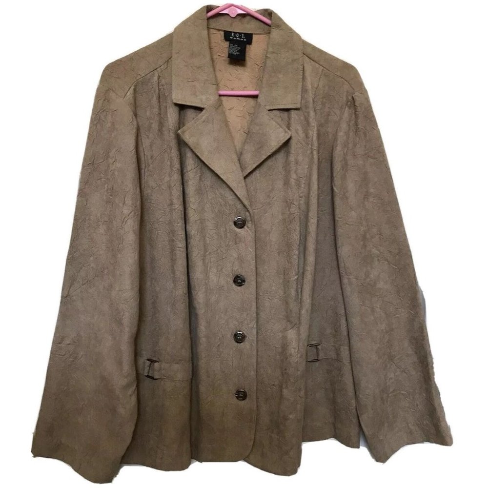 R-Q-T Woman Beige Tan Crinkle Size 2X Lined Blazer with Metal Accents